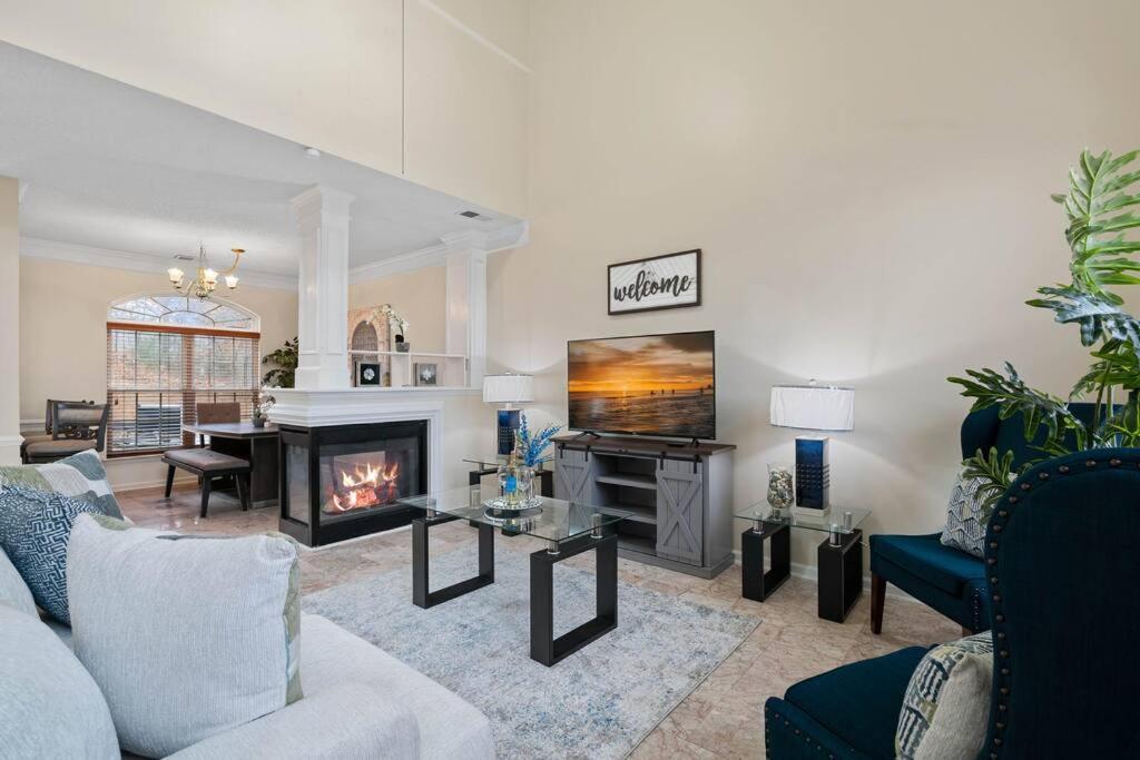 Cozy 4B 2 5B University Home King Beds Jacuzzi Charlotte Exteriér fotografie